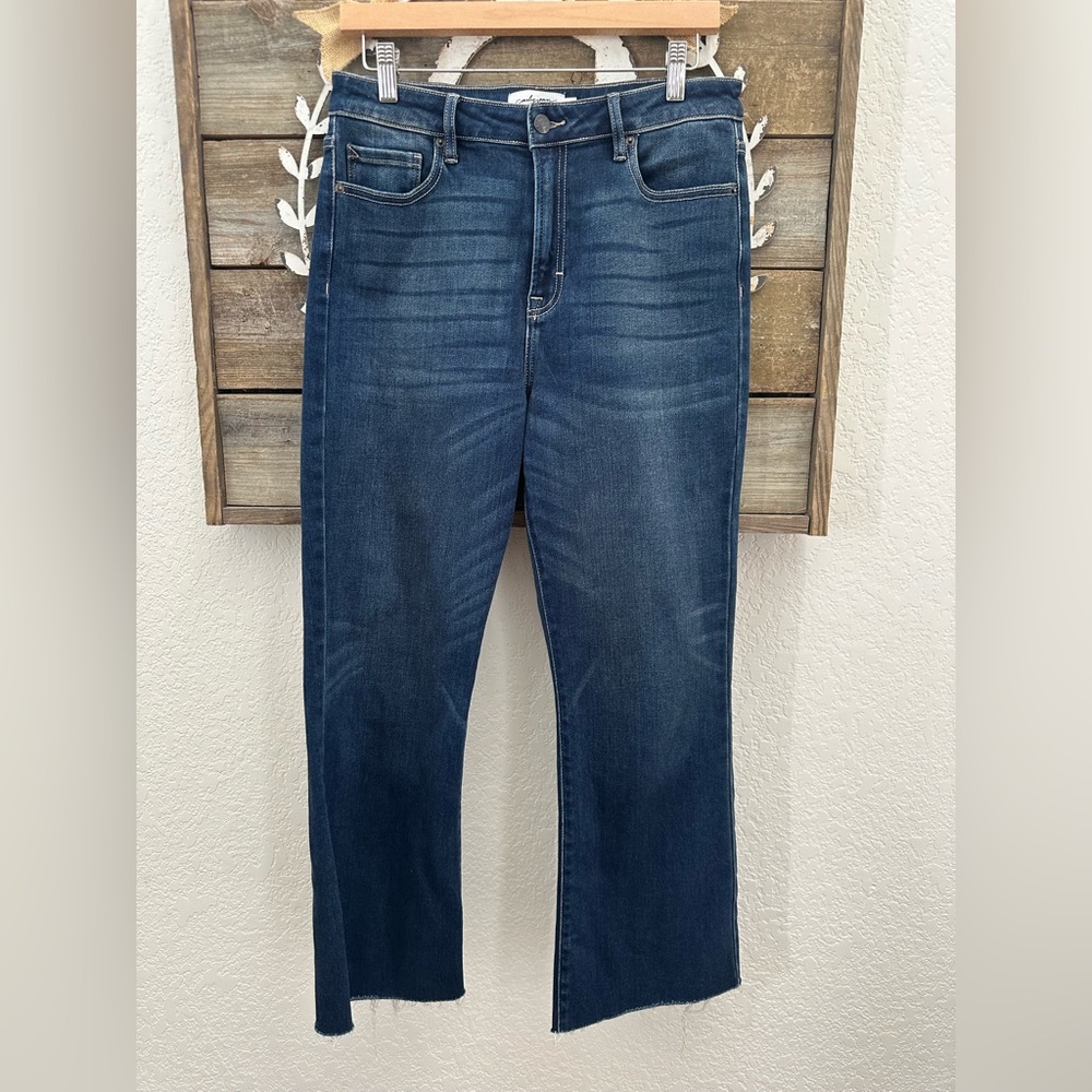 Carly Jean LA Kate Cropped Flare Dark‎ Blue Stretch Jeans size 9